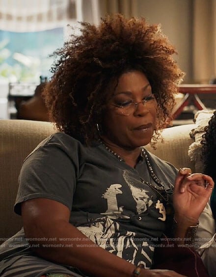 Vi's Jimi Hendrix t-shirt on The Equalizer