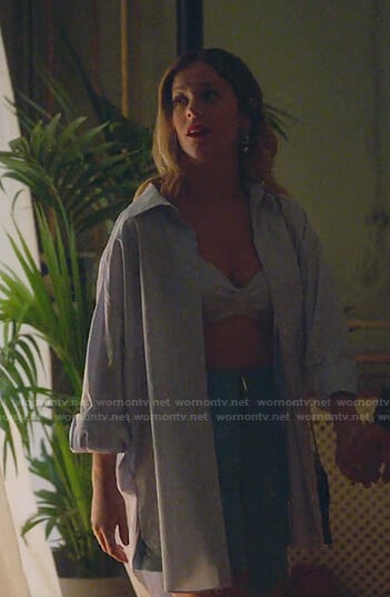Cayetana’s blue oversized shirt on Elite