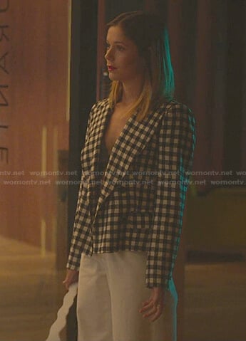 Cayetana’s gingham blazer on Elite