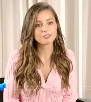 Katie Thurston's pink  ribbed polo top on E! News Daily Pop