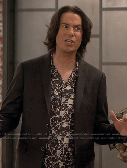 Spencer's floral shirt on iCarly