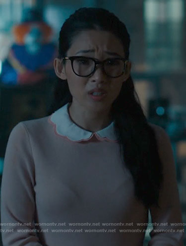 Swan's pink sweater with scalloped collar on Charmed