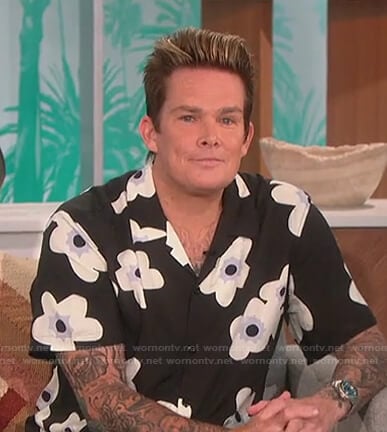 Mark McGrath's black floral shirt on The Talk