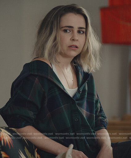 Annie's green plaid hooded shirt on Good Girls