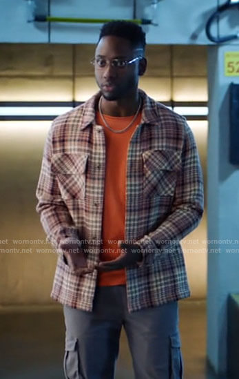 Chester's plaid overshirt on The Flash