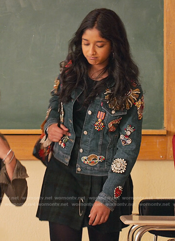 Devi's plaid mini skirt on Never Have I Ever