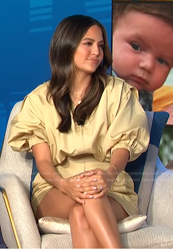 Erin's yellow puff sleeve romper on E! News Daily Pop