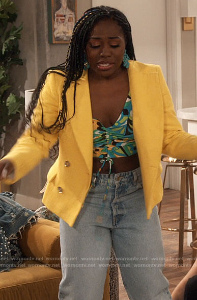 Harper's psychadelic print top and yellow blazer on iCarly