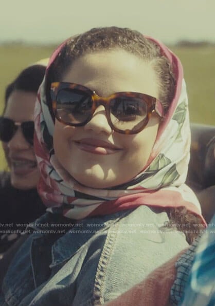 Maggie's floral scarf and sunglasses on Charmed