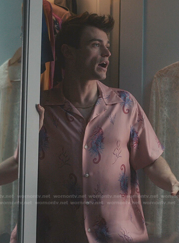 Max's pink sea horse print shirt on Gossip Girl