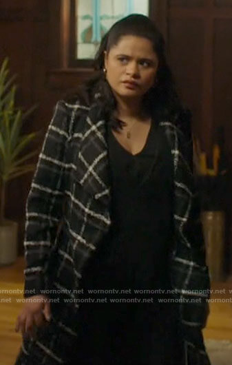 Mel's black checked coat on Charmed