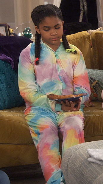 Millicent's rainbow tie dye onesie on iCarly