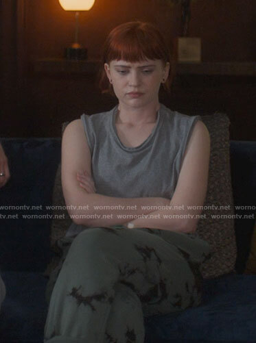 Scarlett's green tie dye joggers on American Horror Stories