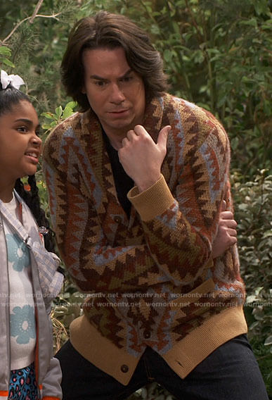 Spencer's tan geometric print cardigan on iCarly