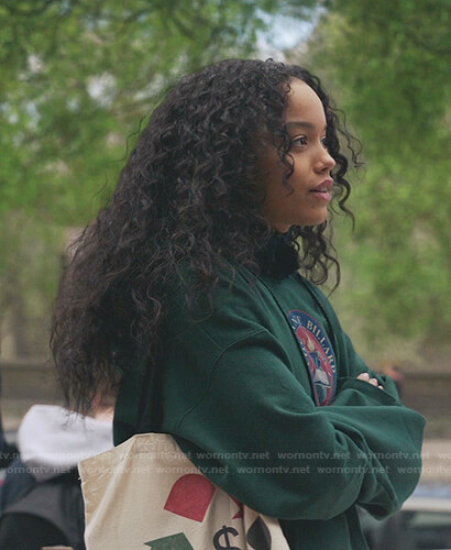 Zoya's print tote bag on Gossip Girl