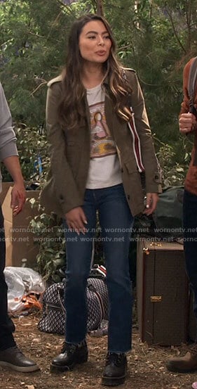 Carly's camping outfit on iCarly