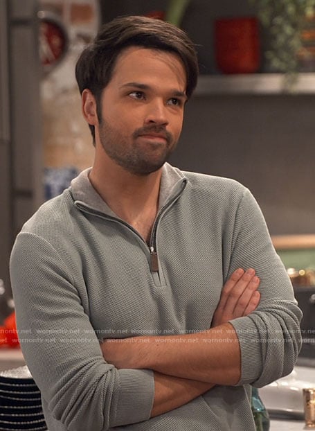 Freddie's green quarter zip sweater on iCarly