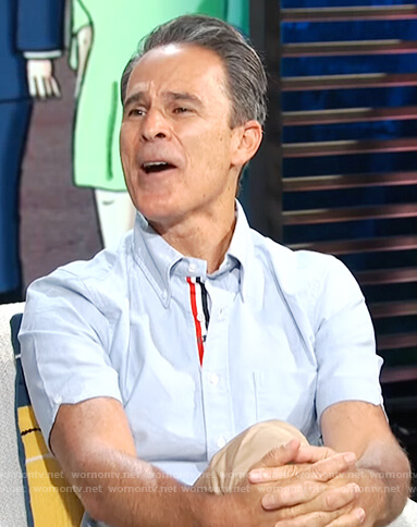 Gary Janetti's blue stripe trim shirt on E! News Daily Pop