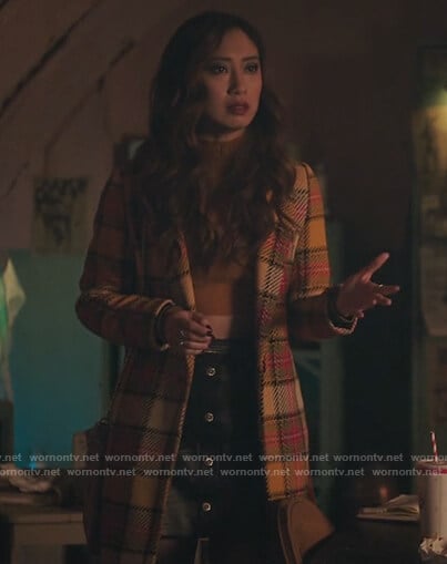 Jessica's yellow plaid coat on Riverdale