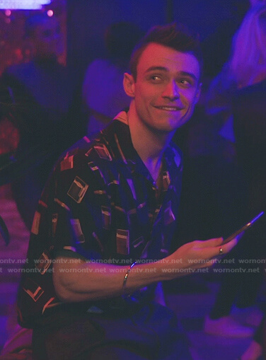 Max's black cigarette print shirt on Gossip Girl