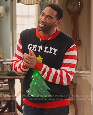 Moz's Get Lit Christmas sweater on Family Reunion