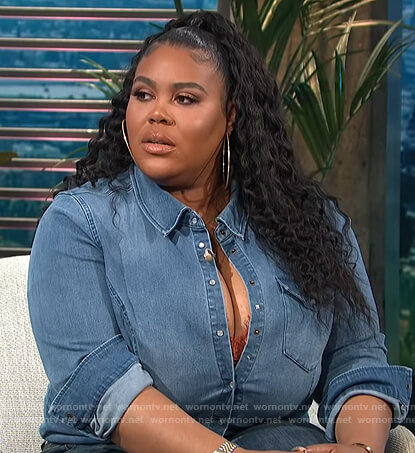 Nina's denim shirt bodysuit on E! News Daily Pop