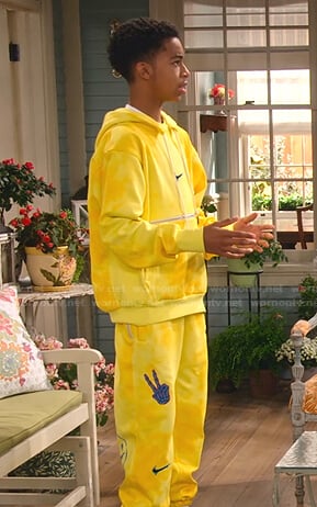 Shaka’s yellow tie dye hoodie and sweatpants on Family Reunion