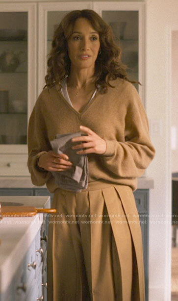 Bette's camel v-neck sweater and pleated pants on The L Word Generation Q