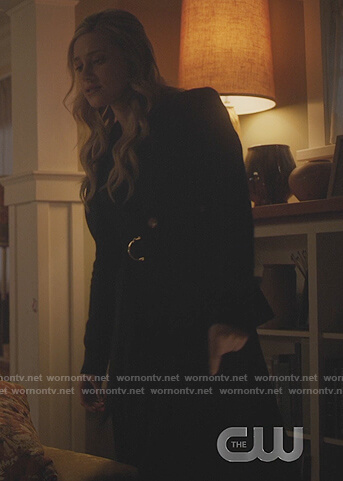 Betty's black blazer on Riverdale