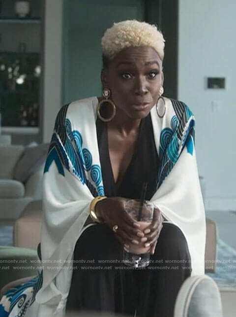 The Chemist's white and blue printed robe on American Horror Story