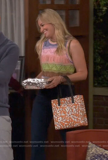 Gemma's orange leopard print tote bag on The Neighborhood