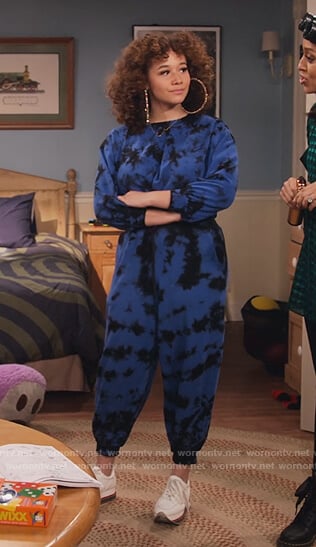 Jade's tie dye twist top on Family Reunion