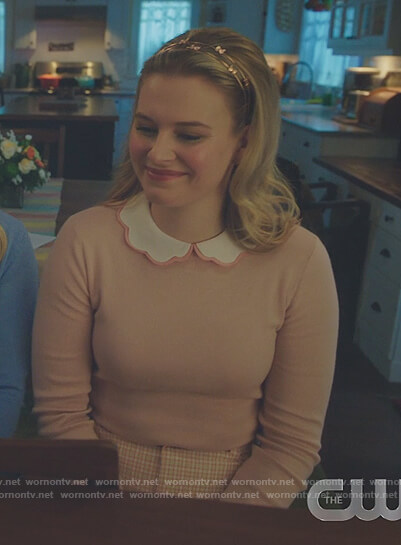 Polly's pink scalloped collar sweater on Riverdale