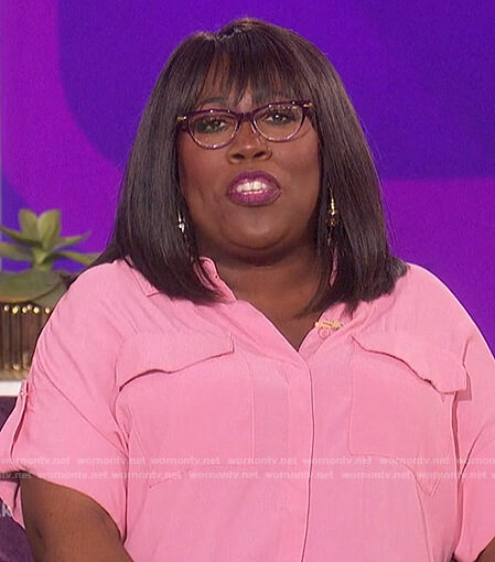 Sheryl's pink short sleeve shirt on The Talk