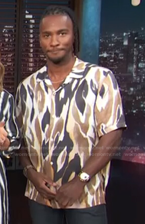 Scott's abstract print shirt on Access Hollywood