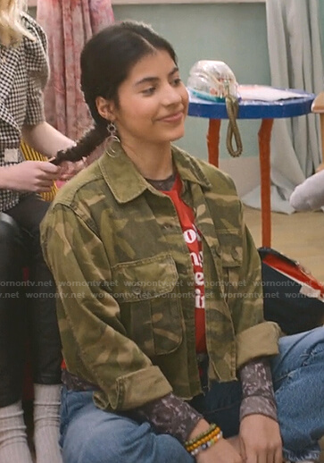 Dawn's red tee and camo jacket on The Baby-Sitters Club