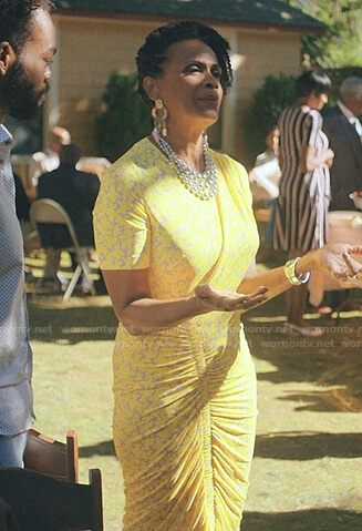 Donna's yellow floral ruched dress on Love Life