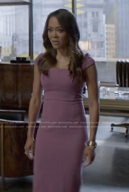 Jada's pink square neck sheath dress on Batwoman