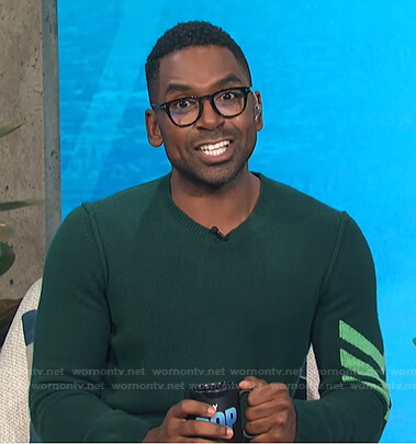 Justin's green sweater on E! News Daily Pop