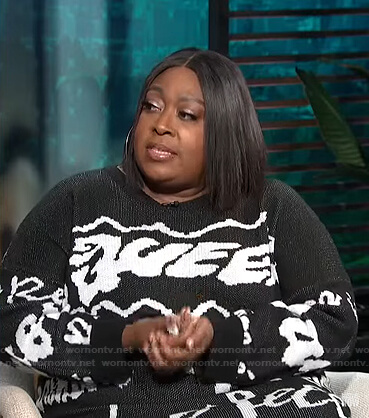 Loni's black queen print sweater dress on E! News Daily Pop