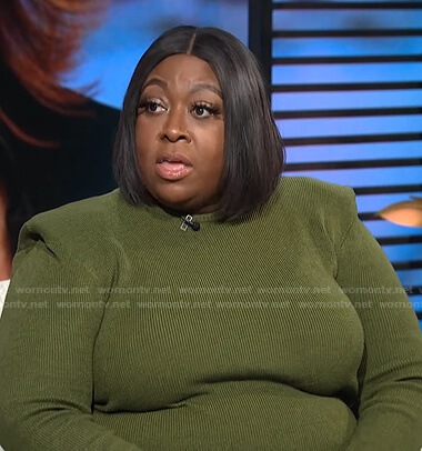 Loni's green ribbed sweater dress on E! News Daily Pop