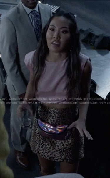 Mary's pink crop top and leopard skirt on Batwoman