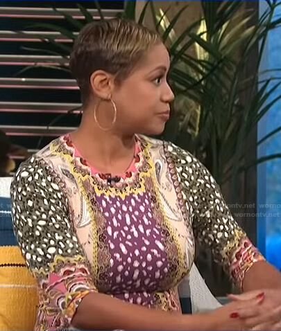 Monique Kelley’s mixed print dress on E! News Daily Pop