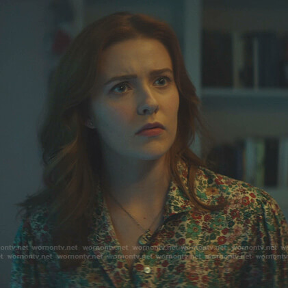 Nancy's floral blouse on Nancy Drew