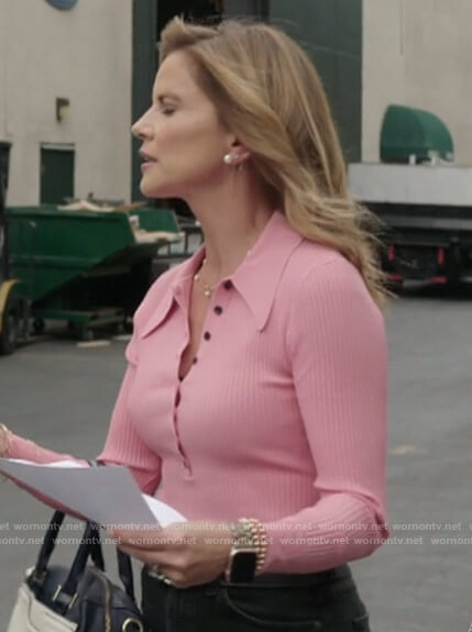 Natalie Morales' pink ribbed top on The Talk