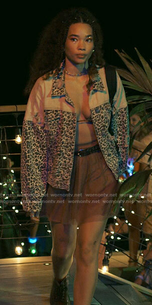Riley's leopard print denim jacket on I Know What You Did Last Summer