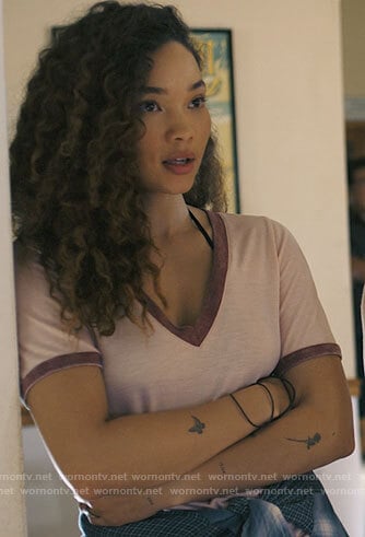 Riley's pink t-shirt with red trim on I Know What You Did Last Summer