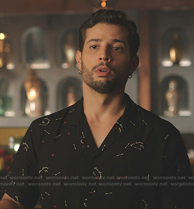 Sam's black arrow print shirt on Dynasty