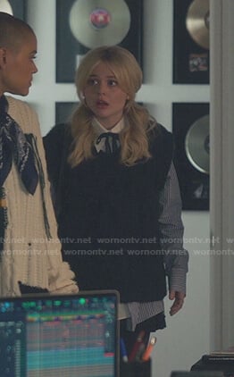 Audrey's blue striped oversized shirt on Gossip Girl
