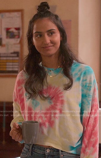 Bela's tie dye sweatshirt on The Sex Lives of College Girls